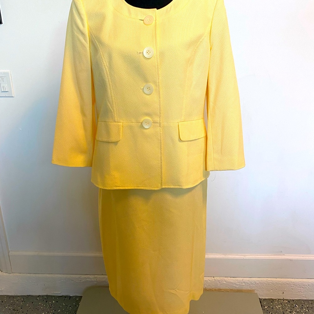 Le Suit Size 12
